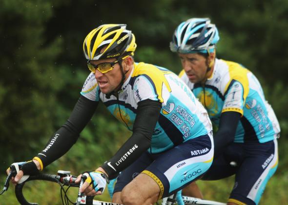Lance Armstrong rides for Livestrong at the 2009 Tour of Ireland. 
