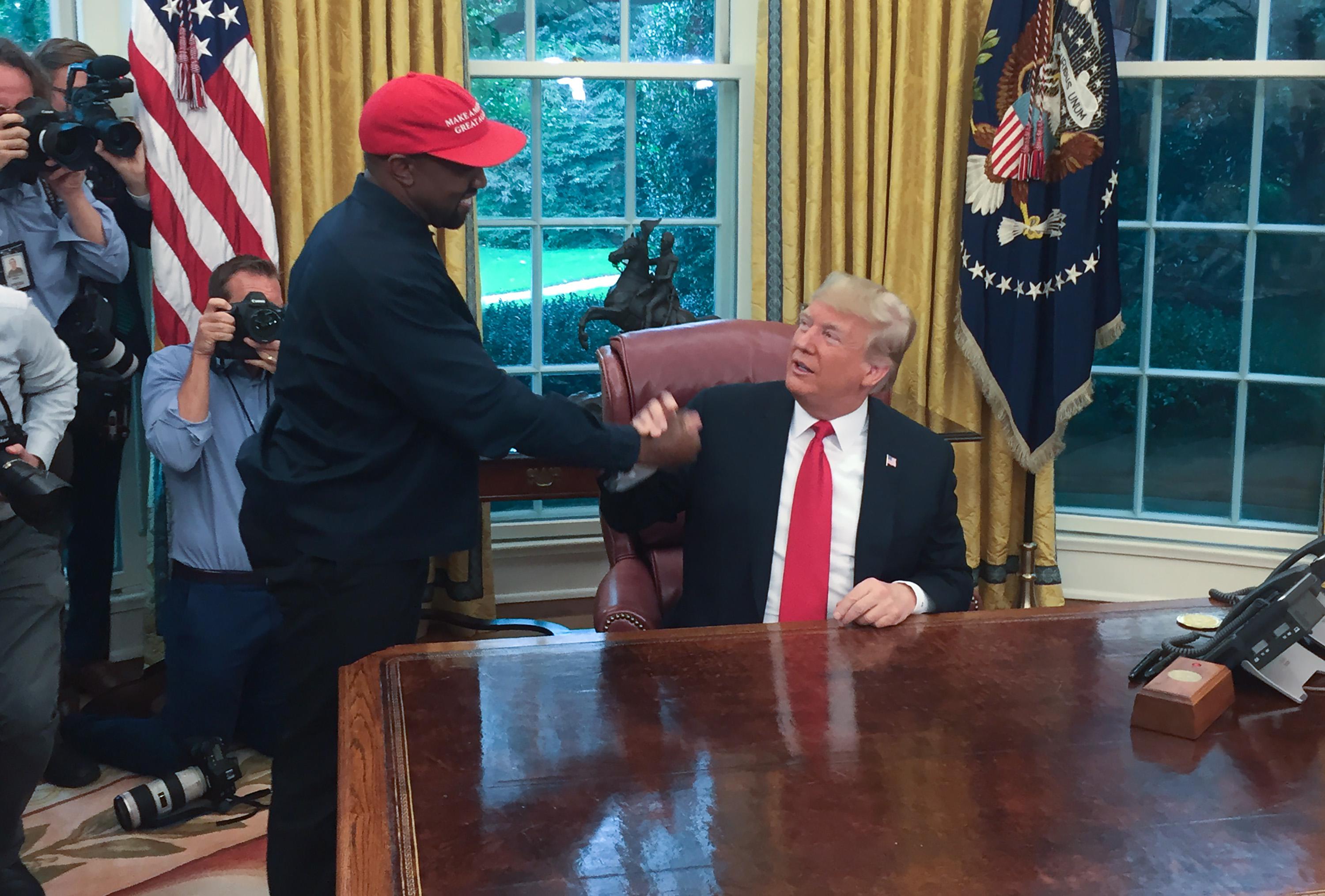 Details about   2018 OCTOBER 12 NEW YORK DAILY NEWS KAYNE WEST PRAISES TRUMP IN OVAL OFFICE 