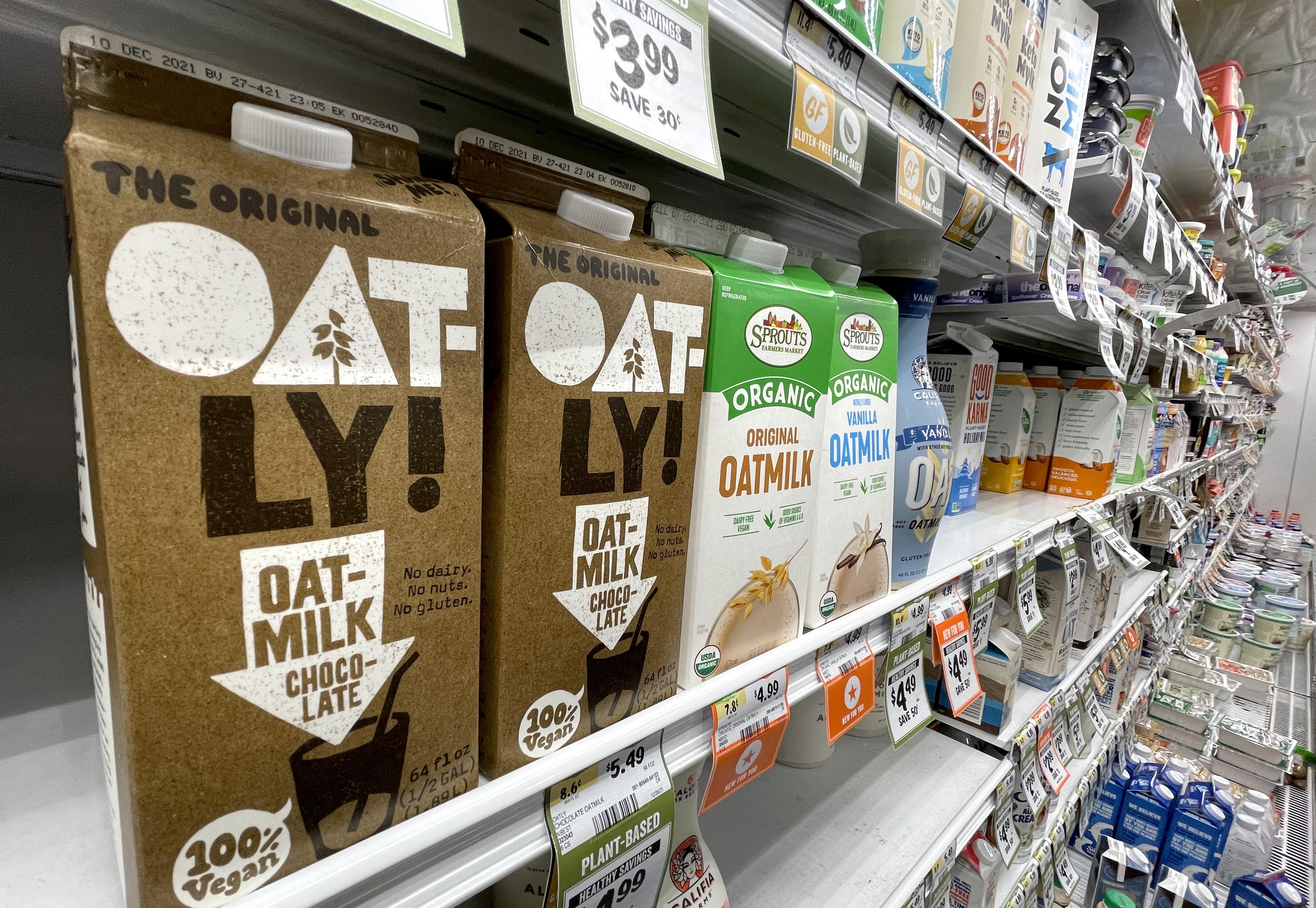 The FDA wants to change almond milk and oat milk's classification. - Vimarsana News