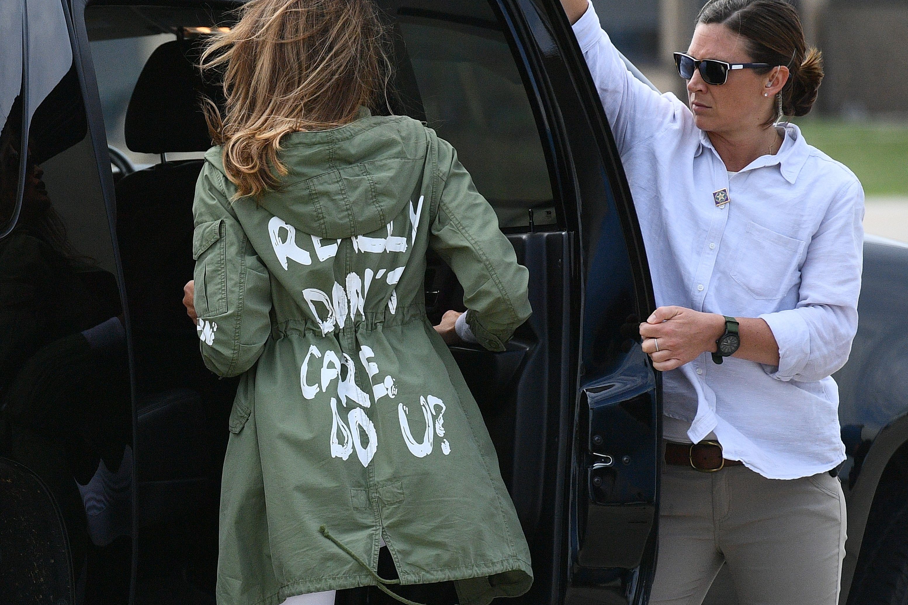 US First Lady Melania Trump departs Andrews Air Rorce Base in Maryland June 21, 2018 wearing a jacket emblazoned with the words "I really don't care, do you?" following her surprise visit with child migrants on the US-Mexico border. 
