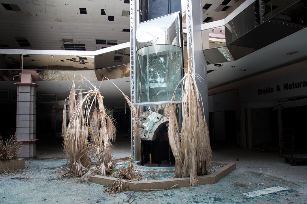 Surreal photos go inside abandoned malls in suburban Chicago