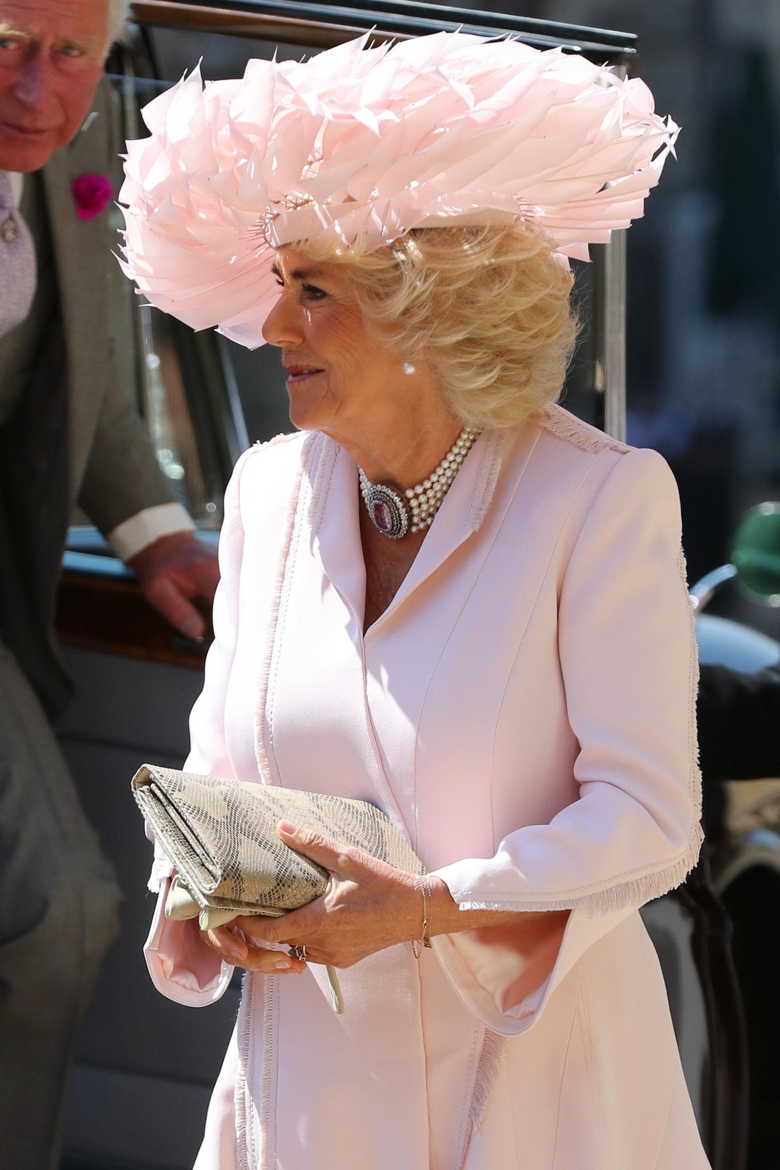 amal clooney fascinator