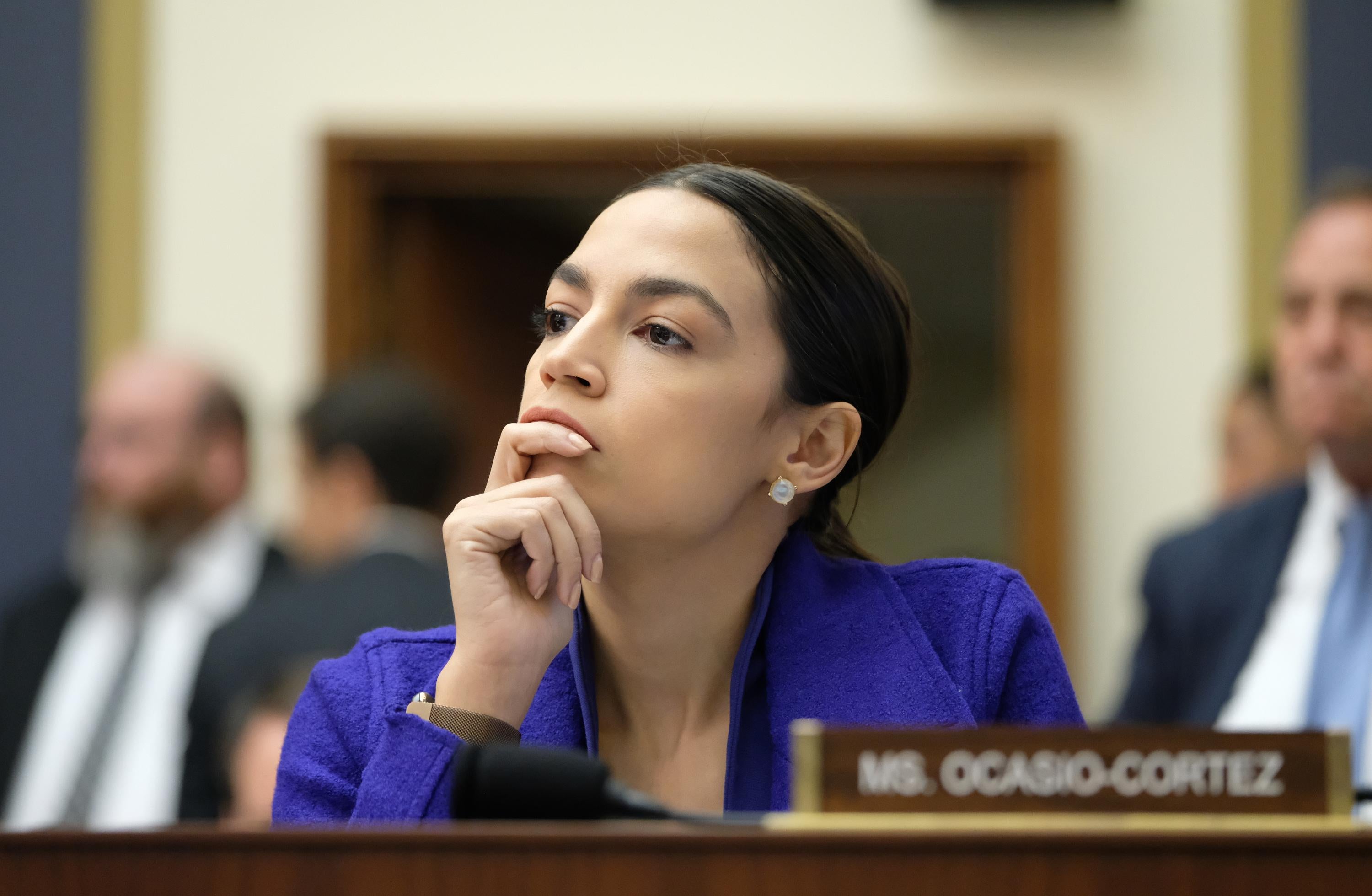 Ocasio-Cortez Slams Kellyanne Conway For Questioning Her Lack Of ...