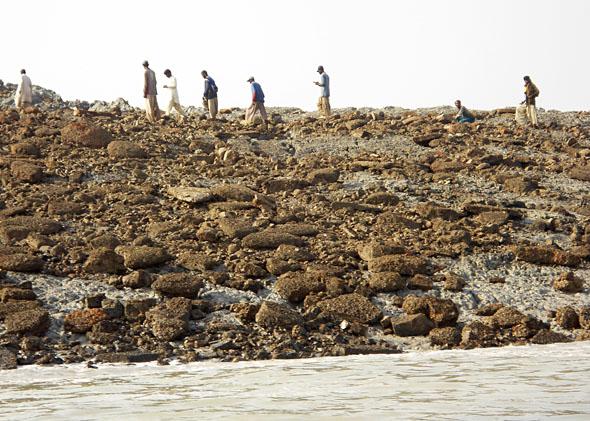 People explore new island off of Pakistan's Gwadar coastline