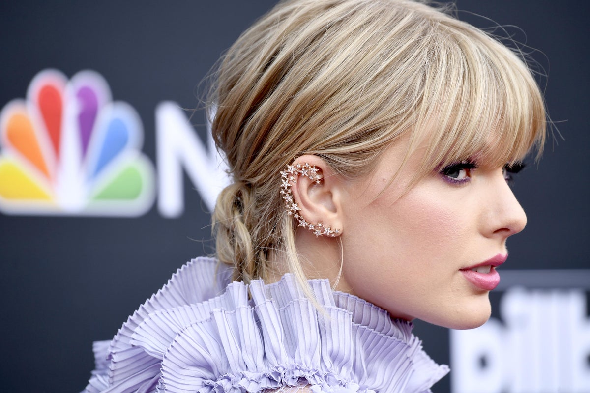 Taylor Swift Sex Art - Taylor Swift calls out Scott Borchetta for selling her back catalog to  Scooter Braun, who was Kanye West's manager at the height of their feud.