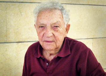 Yitzhak Arad in November 2013.
