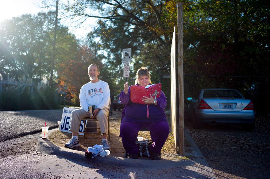 Ron Nederhoed, a Pro-Life Mississippi board member, and Ester Mann, the organization’s secretary, outside the clinic’s parking lot in November 2012. 