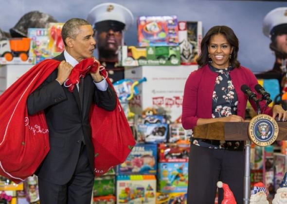 President Obama gift sorting: Obama breaks down stereotypes about toys ...