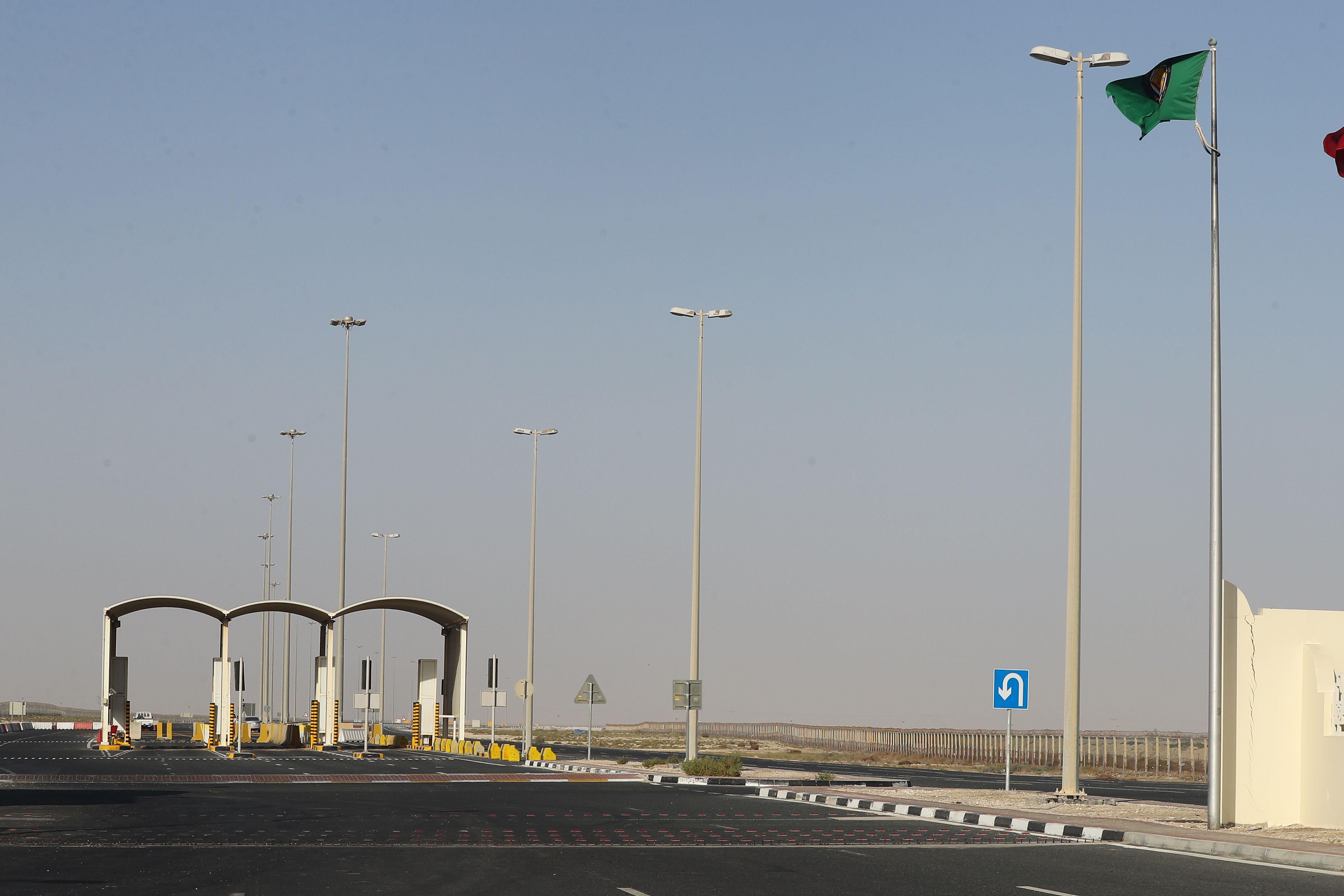 Саудовская аравия дороги. Мост Бахрейн Саудовская Аравия. Флаги Катара и Саудовской Аравии. Саудовская Аравия границы. Катар Саудовская Аравия.