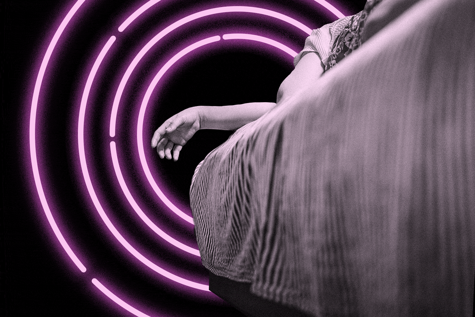 Something Bizarre Happens When My Girlfriend Orgasms. She Swears It's "Just a Quirk."
