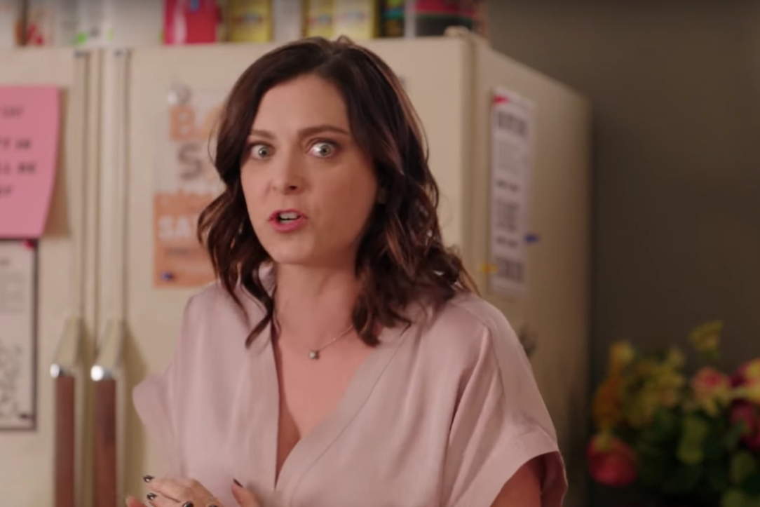 Observer Catches Up Crazy Ex-Girlfriend's Rachel Bloom