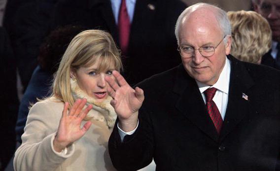 U.S.Vice President Dick Cheney and his daughter Liz watch the inaugural parade in front of the White House January 20, 2005 in Washington, DC.