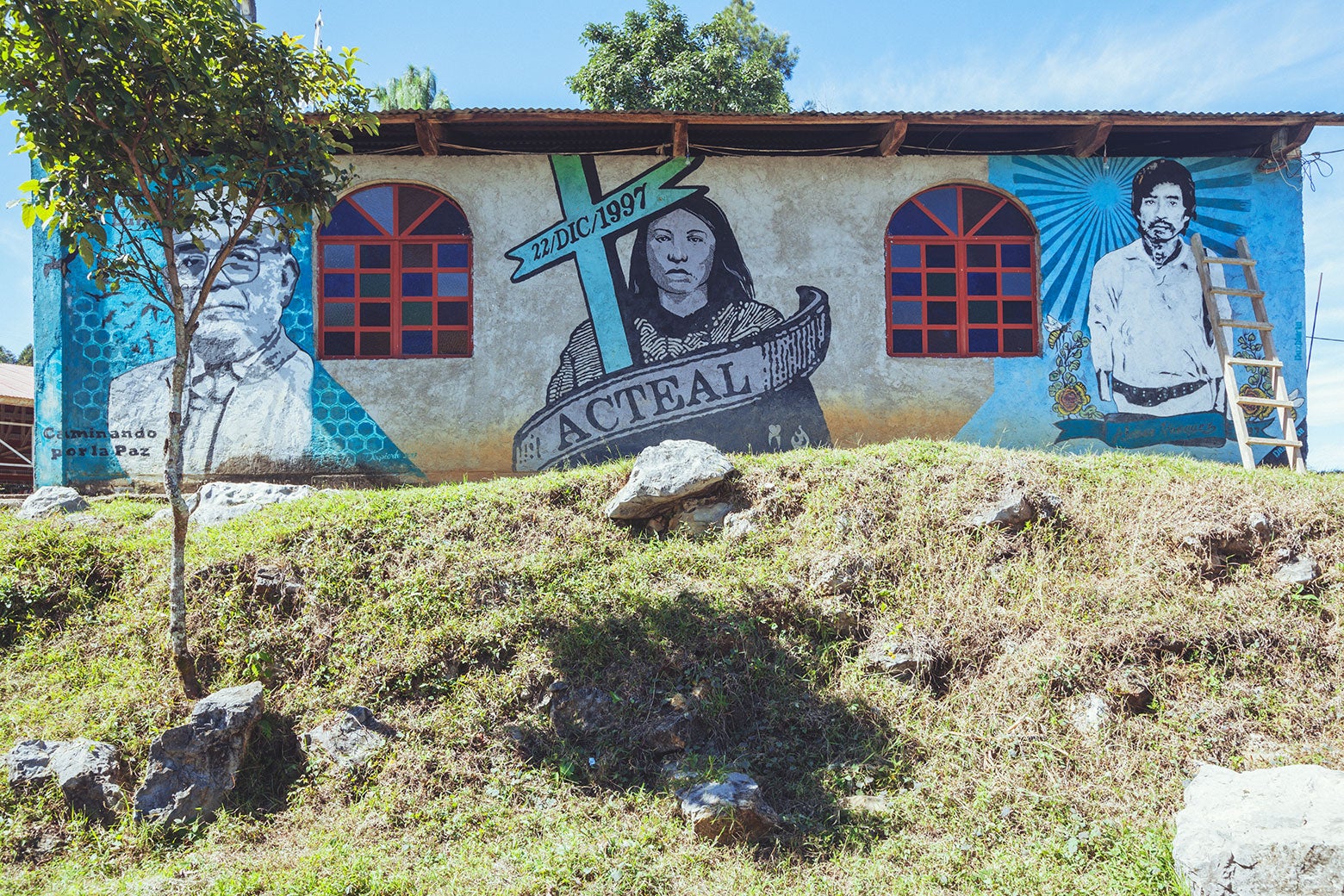 A mural in Acteal painted to commemorate the date of the massacre, December 22, 1997.