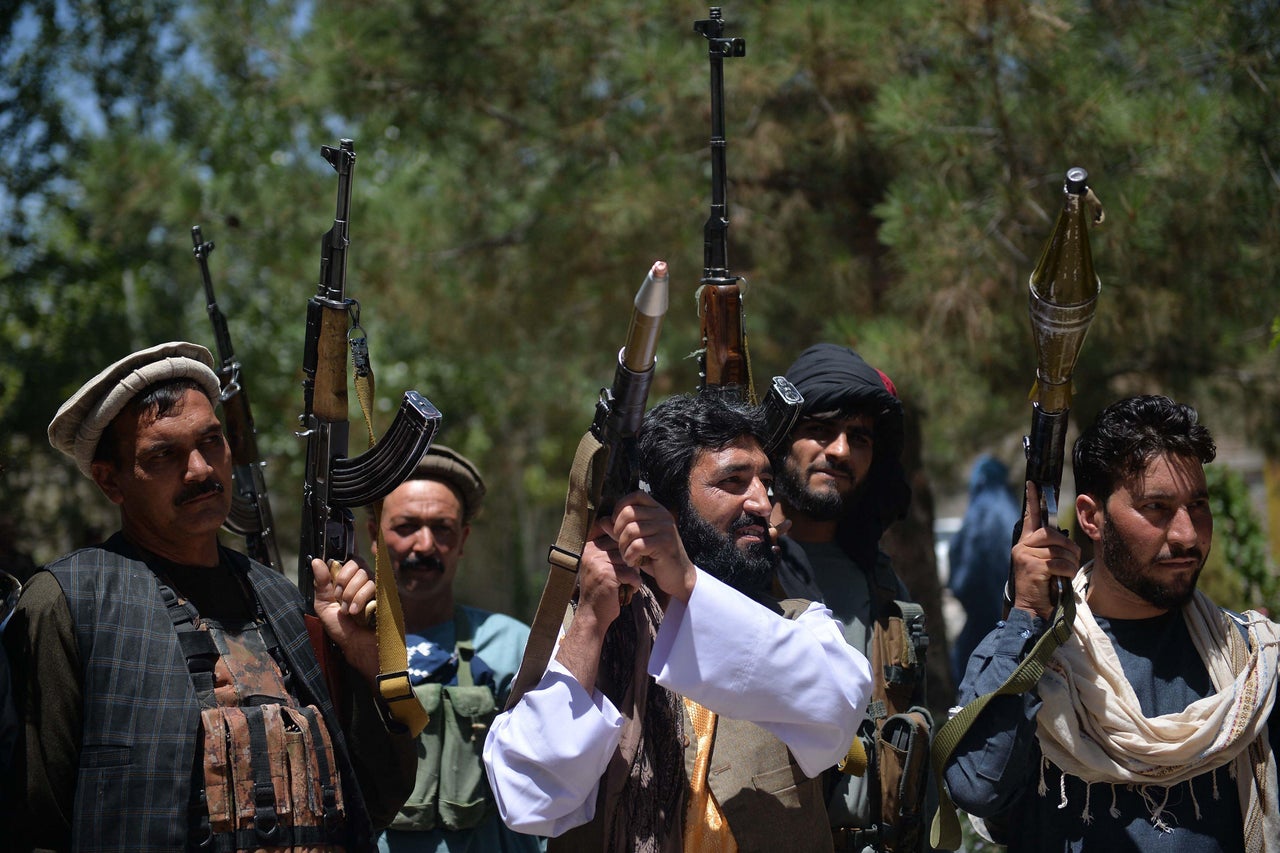 More than 1,000 Afghan forces flee to Tajikistan as Taliban continues ...