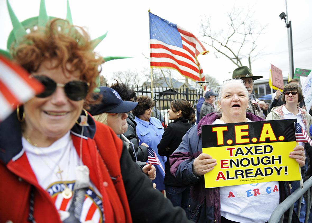 Demonstrators against US President Barack Obama's national tax, stage a protest in Staten Island, New York, April 15, 2009. 