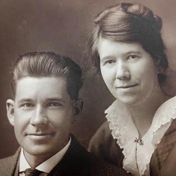 Minnie and David Campbell, Ellettsville, Indiana, circa 1915.