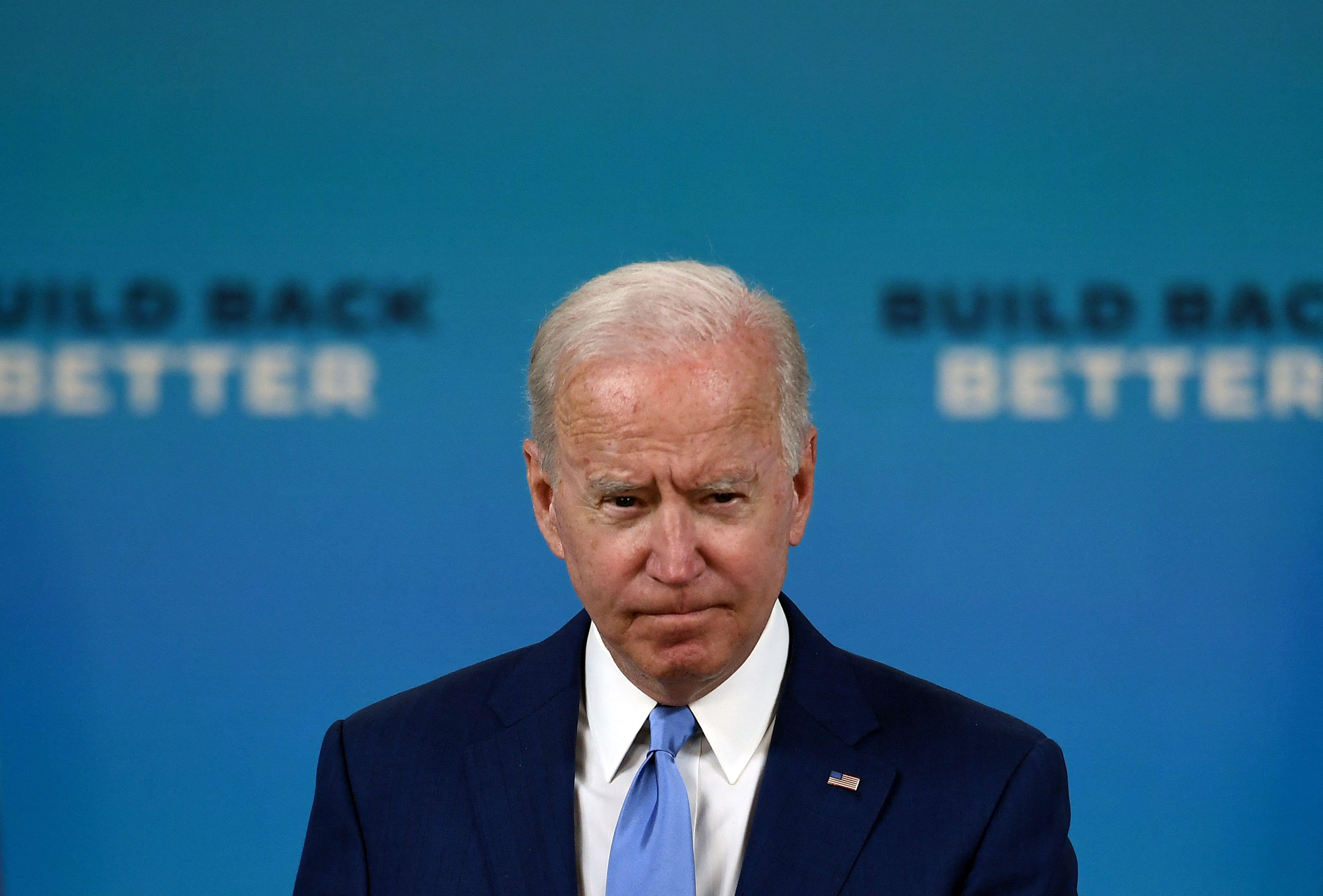 Biden&rsquo;s Favorability Rating Is Looking a Lot Like Trump&rsquo;s