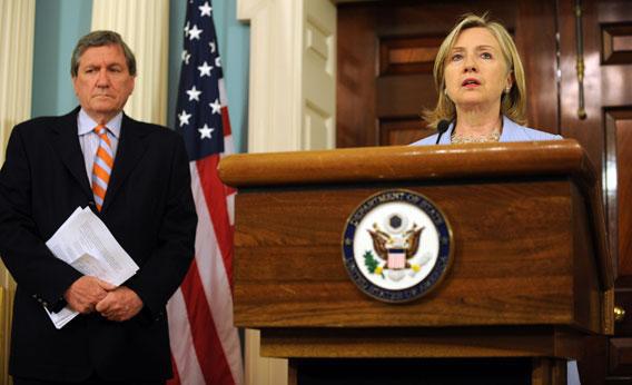 US Secretary of State Hillary Clinton (R) with Special Envoy to Afghanistan, Ambassador Richard Holbrooke.