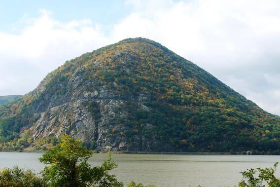 Storm King Mountain on the banks of the Hudson River in New York