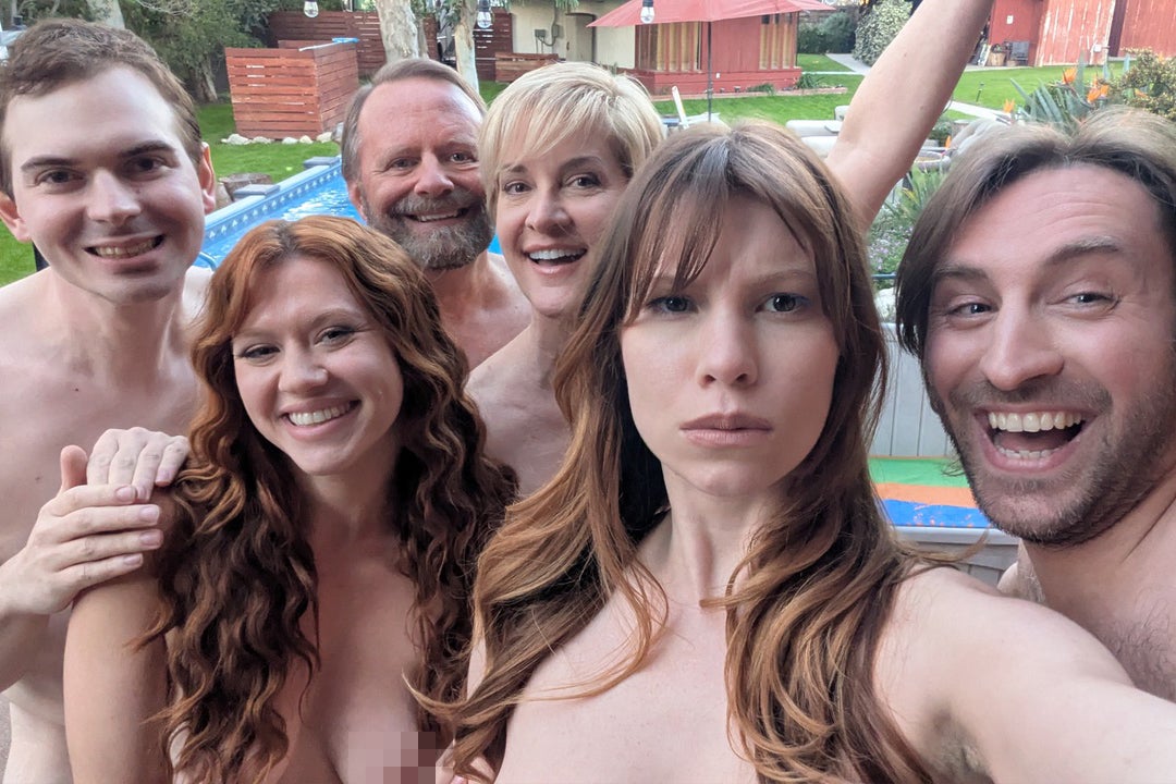 A typical selfie of six people but everyone is naked. 