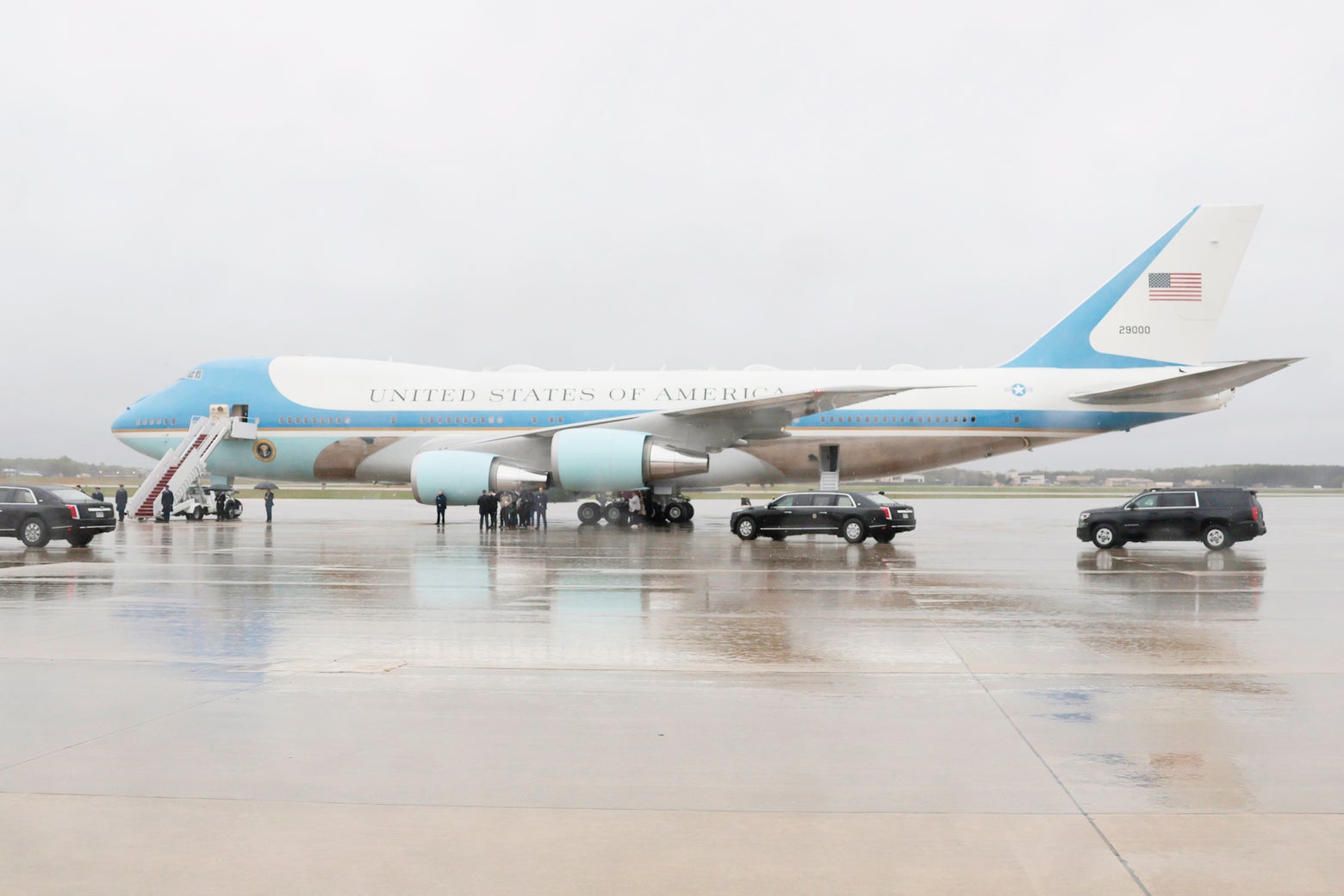 Trump Receives $400M Qatar Air Force One Gift Amid Emoluments Debate