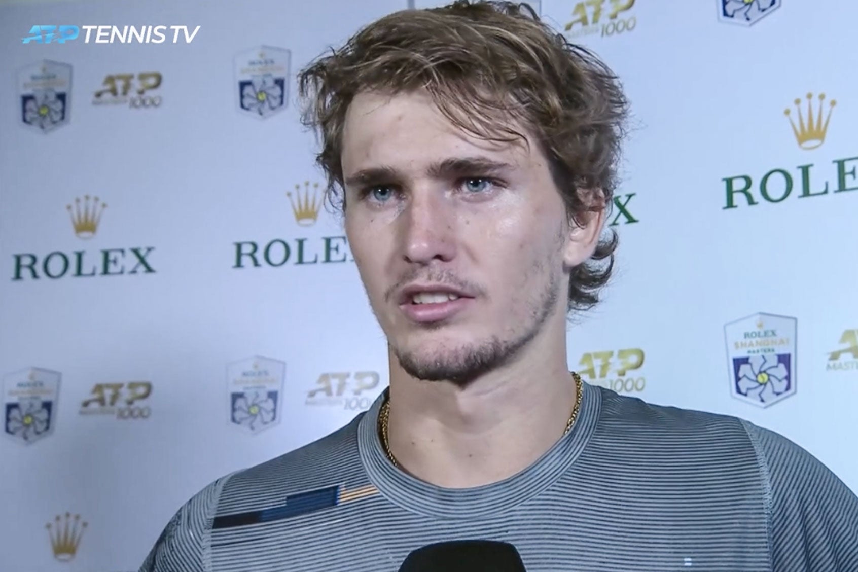 Zverev with no markings on his neck