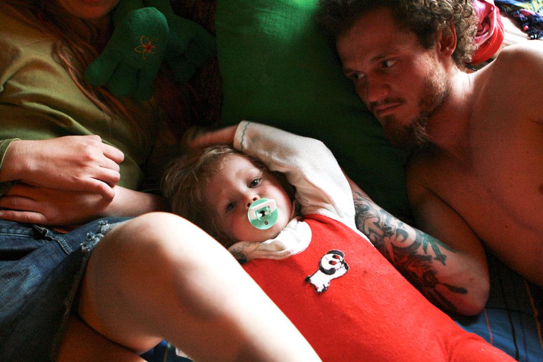 Parents and their child spend time together. Lila and Pasha live together for five years. They have a daughter, Anfisa, 2 years old. They are punks and drug-users, their home is often noisy and full of occasional guests. Lilya has sexually transmitted desease and doesn't know her HIV diagnoses. Unthough all that, they love each other and their little daughter and try to take care of her properly.
