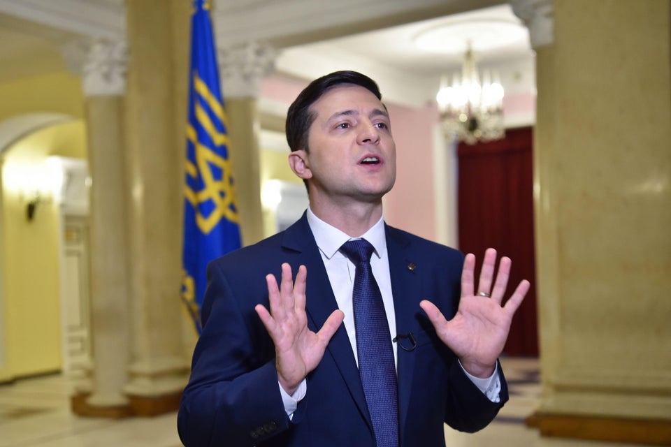 Volodymyr Zelensky What Does Ukraines Comedian Presidential Candidate 