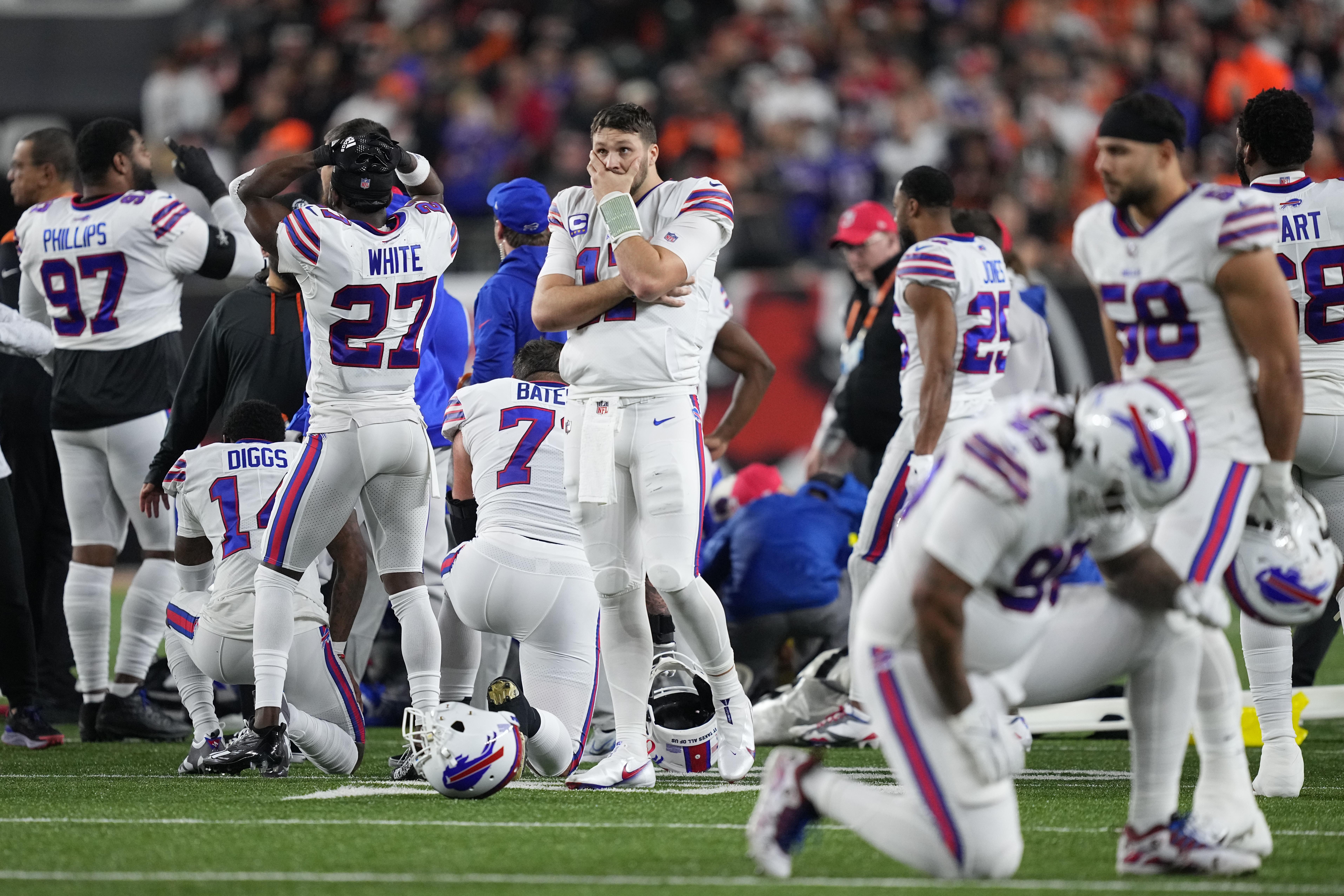 Bills' Damar Hamlin collapses with scary injury on MNF vs Bengals