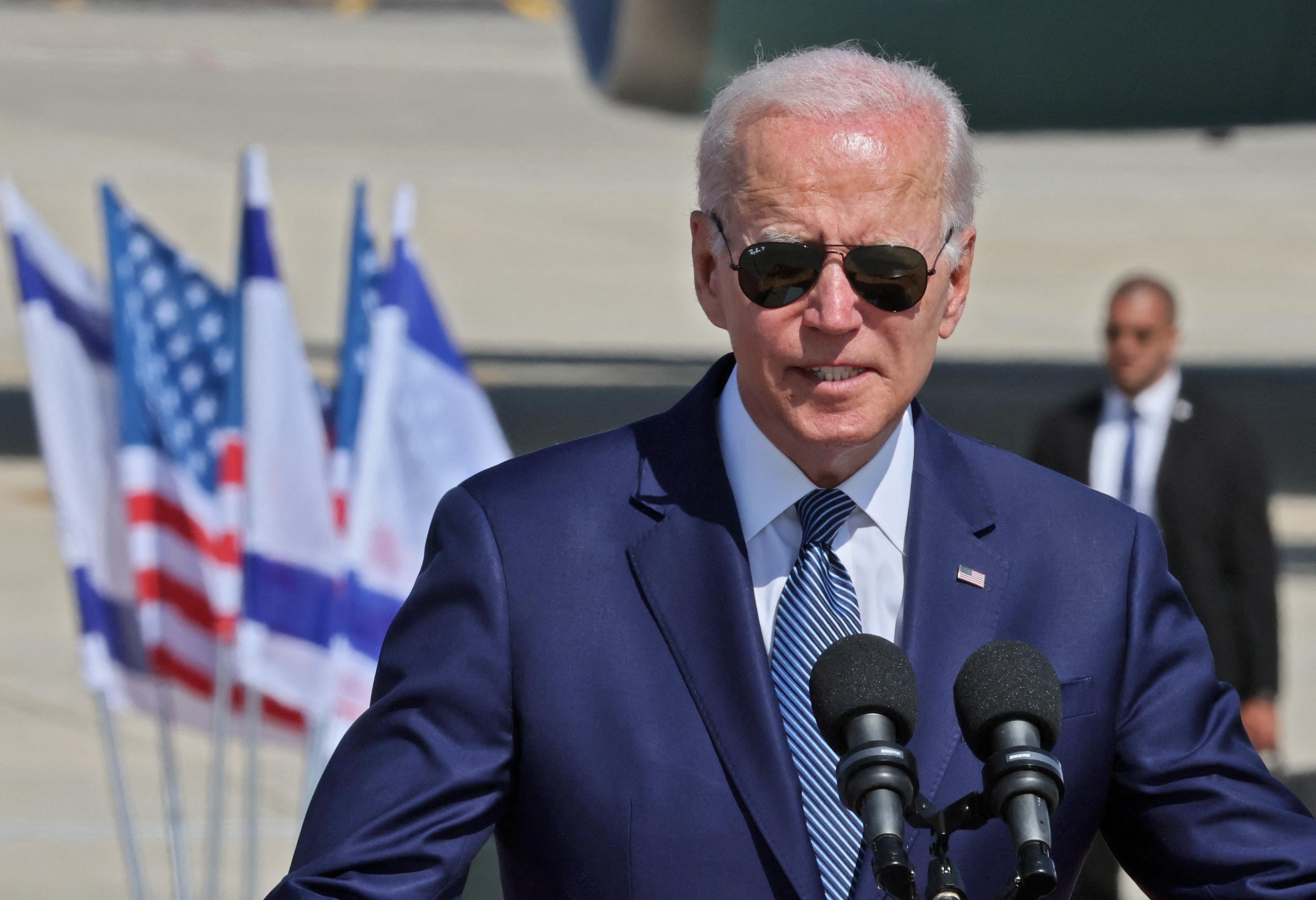 Could Biden Save His Party By Handing Over the Reigns?