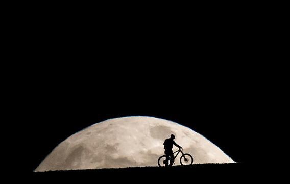 Philipp Schmidli photo of the Moon
