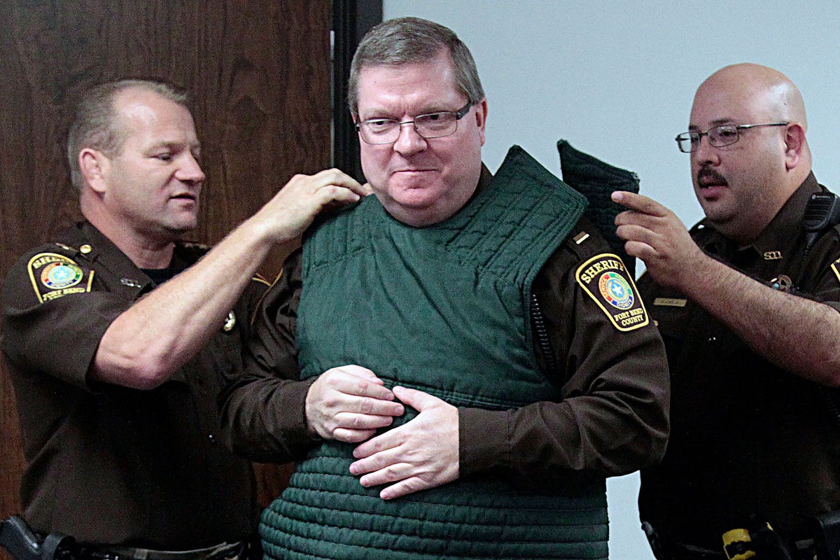 How an anti-suicide smock prevents prisoners from killing themselves