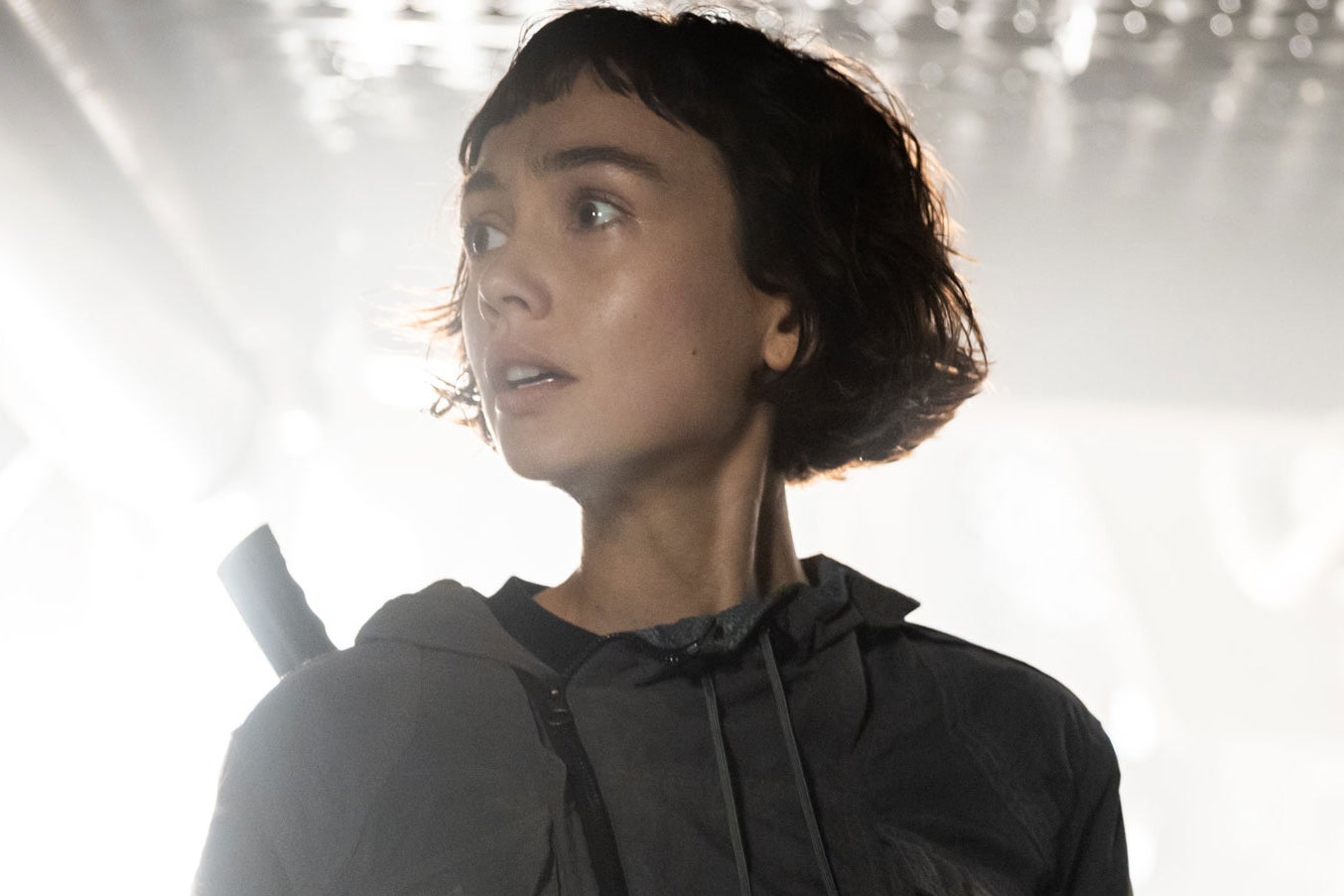 Wendy uit Alien: De aarde ziet er bang uit.
