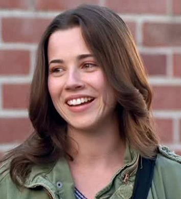 Linda Cardellini as Lindsay Weir.