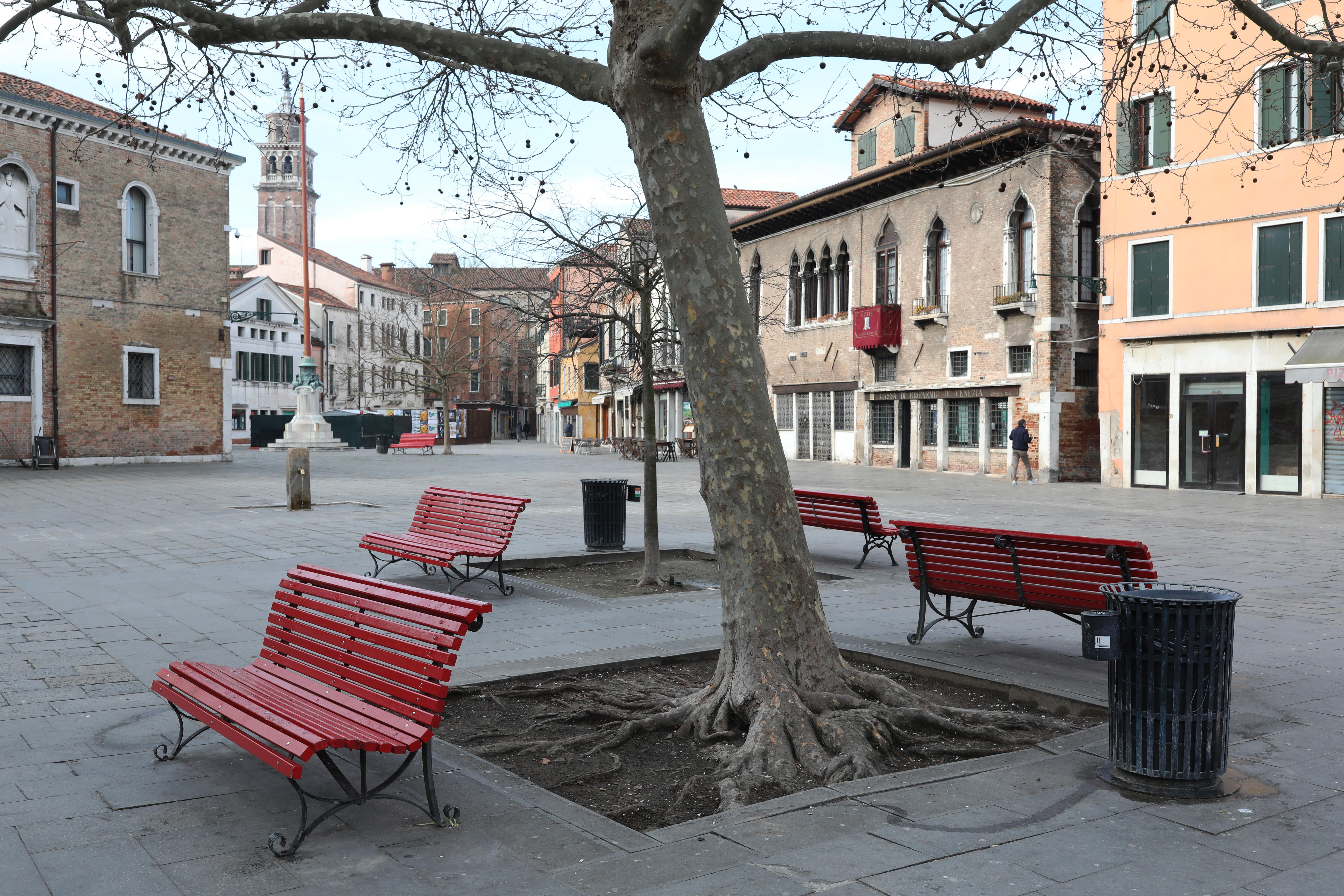 A completely empty public square in Venice.