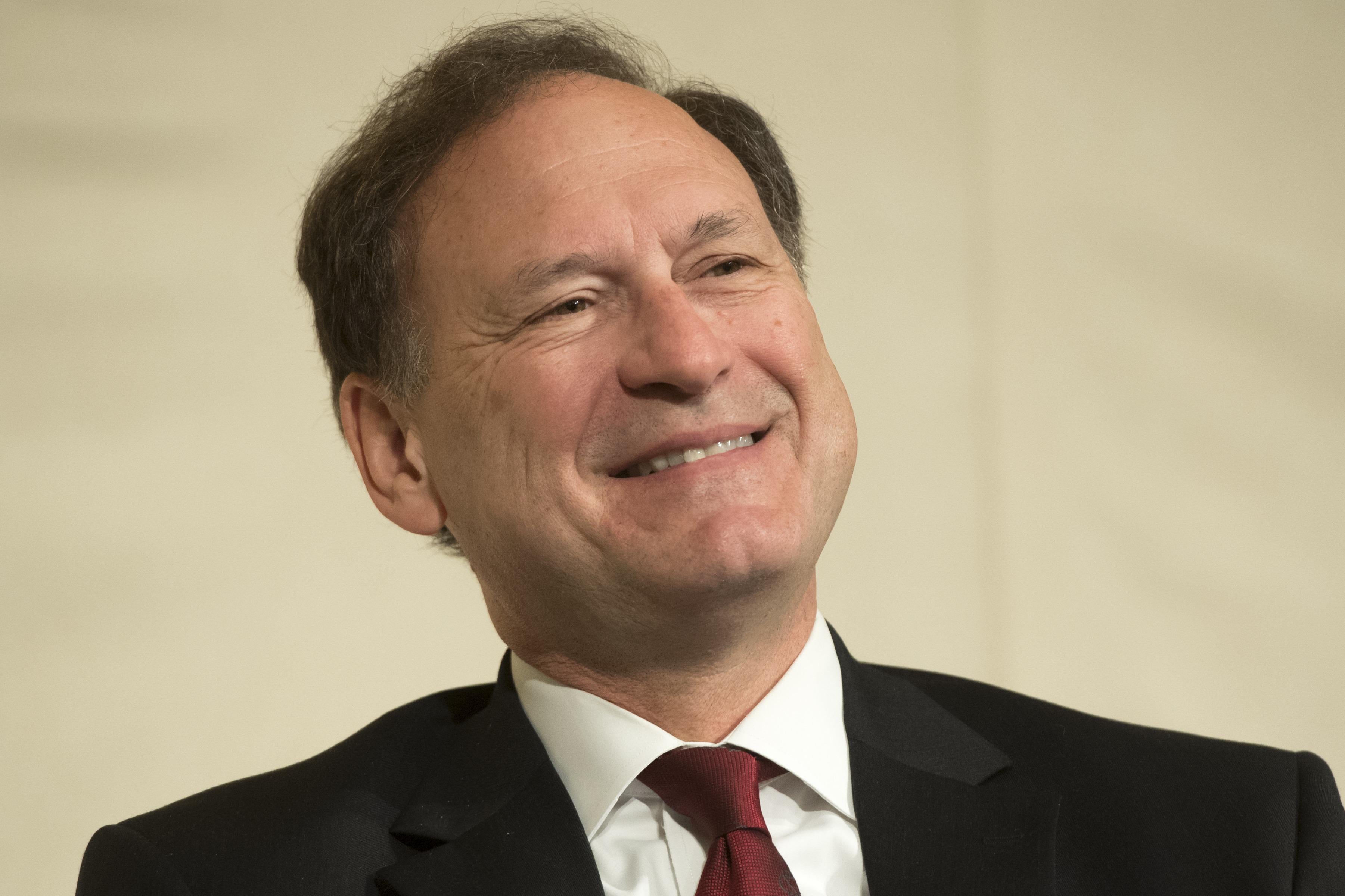 Associate Justice of the US Supreme Court Samuel Alito speaks during the American Bar Association's Section on International Law Conference in Washington, DC, April 27, 2017. / AFP PHOTO / SAUL LOEB        (Photo credit should read SAUL LOEB/AFP/Getty Images)