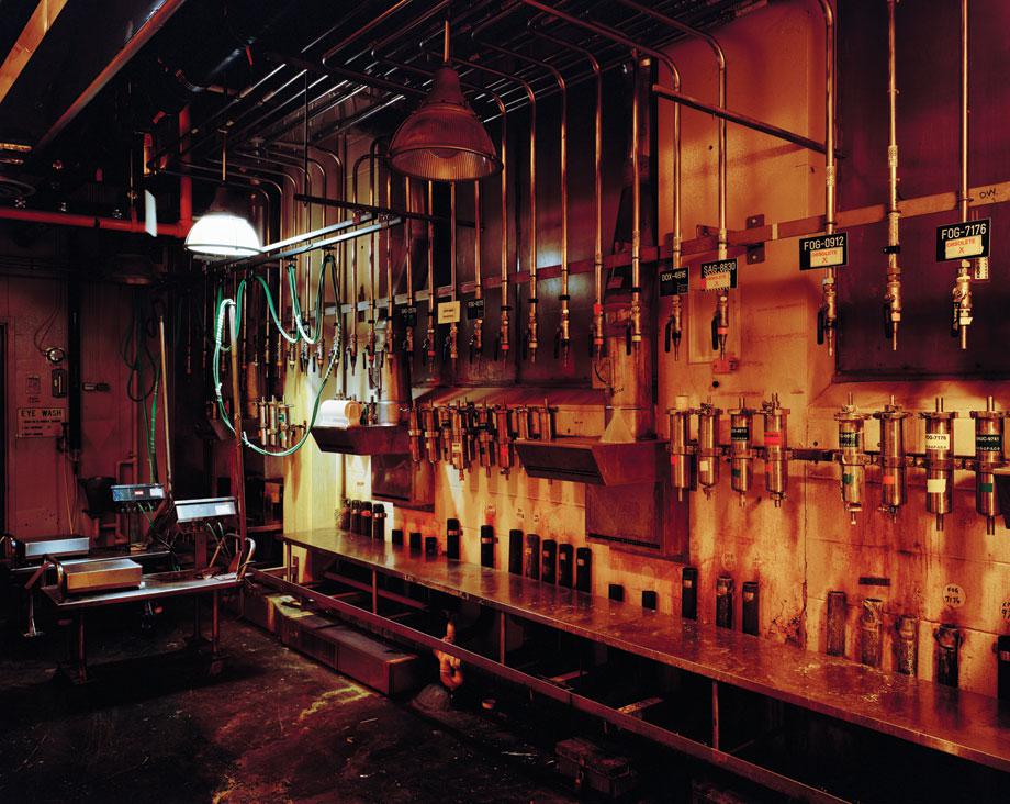 CheMICAl MIx RooM, bUIldInG 13, KodAK CAnAdA, toRonto 2006