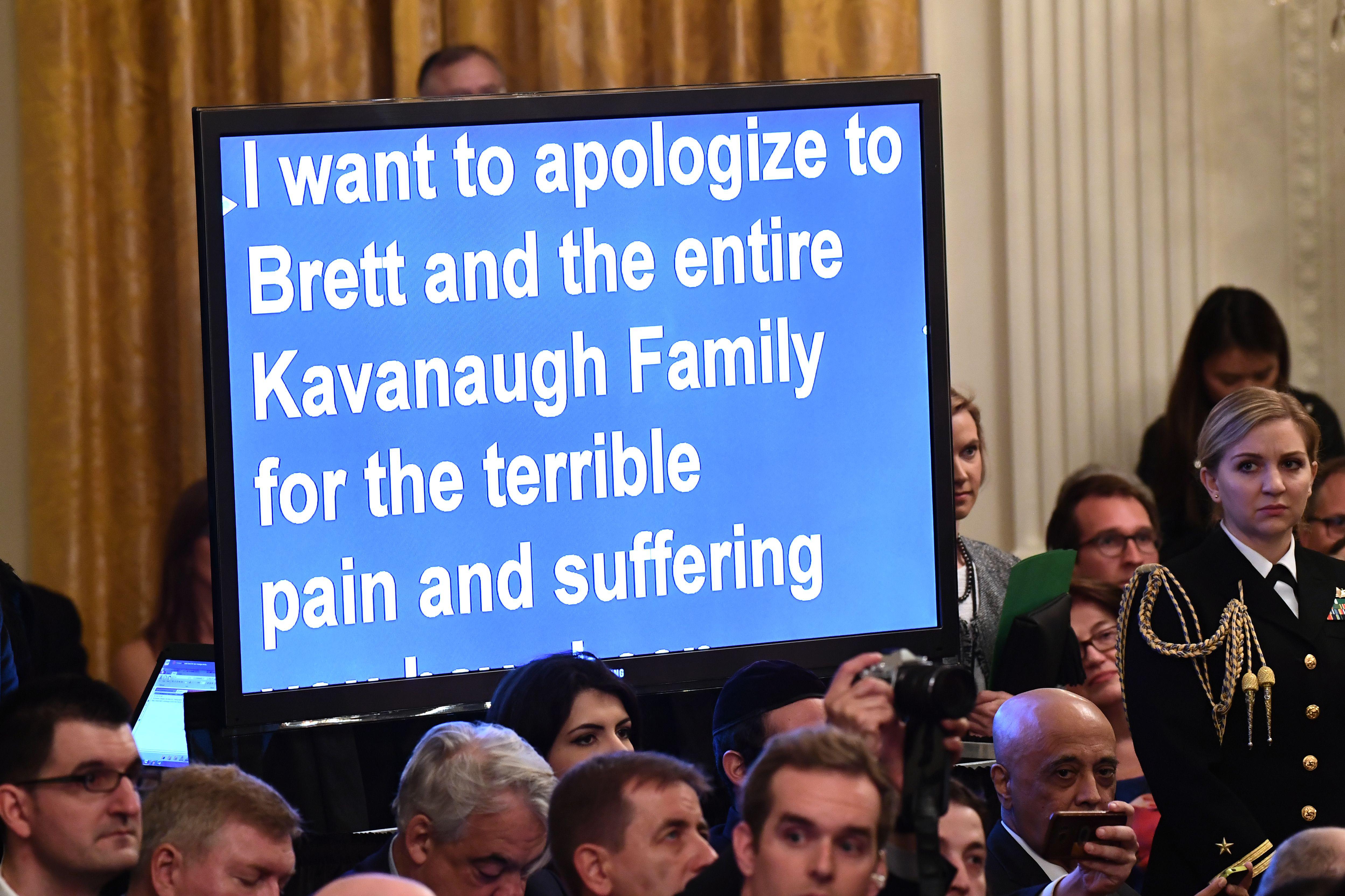 A teleprompter used by Donald Trump displays considerably larger text, and with a larger font, than that used by Barack Obama. 