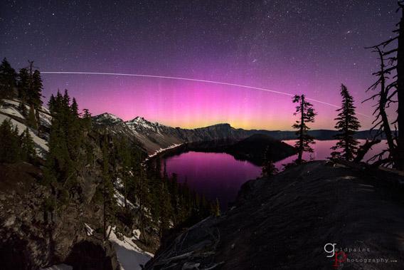 Time-lapse video of pink aurora and the ISS