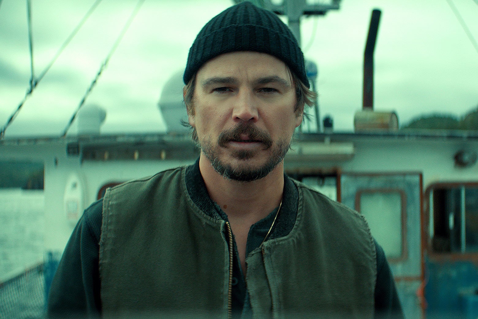Josh Hartnett’s New Netflix Hit Is No Widow’s Bay, but It Is a Lot of Fun