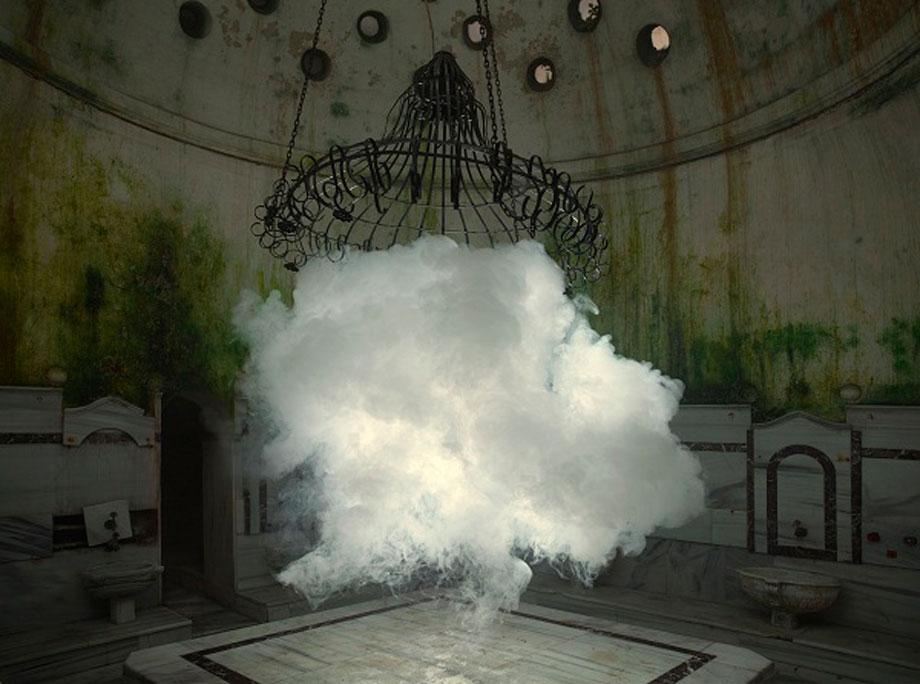  Berndnaut Smilde, Nimbus Cukurcuma Hamam I, 2012, cloud in room, c-type print on dibond, 125 x 184 cm, Courtesy the artist and Ronchini Gallery, Photo Onur Dag