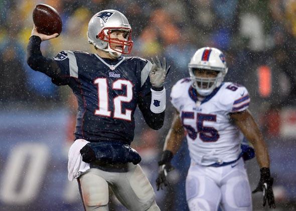 The New England Patriots' Tom Brady throws for a two-point conversion versus the Buffalo Bills