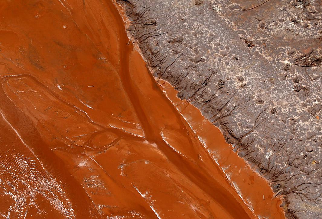 brazil's mining dam disaster photos.