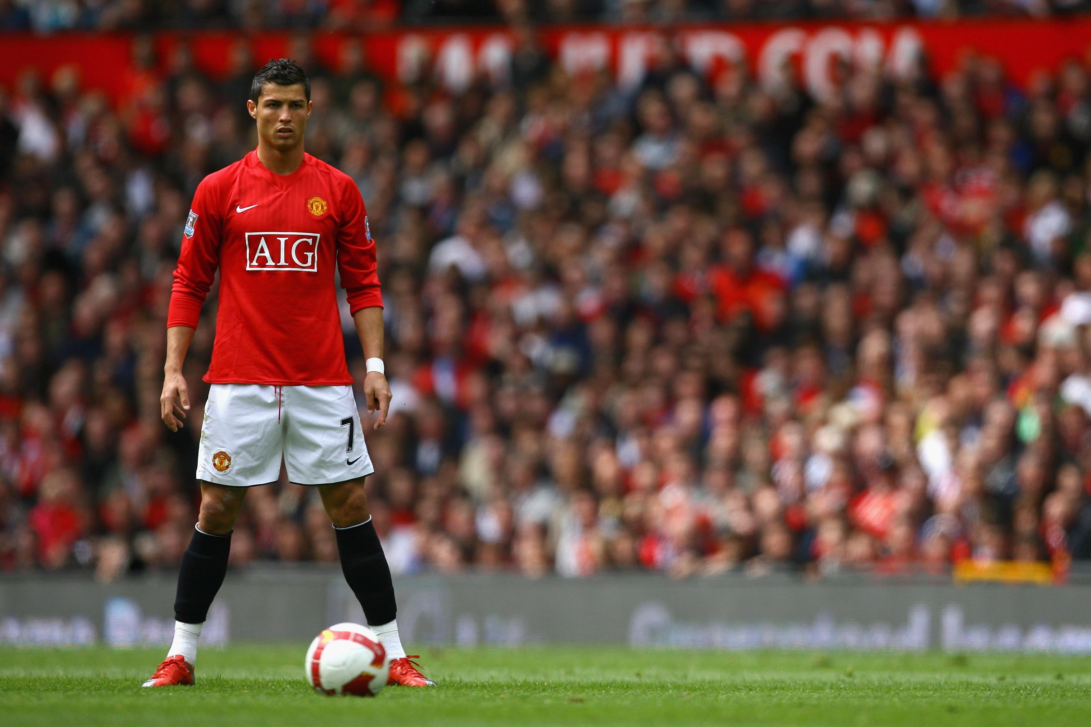Cristiano Ronaldo of Manchester United lines up a free kick.