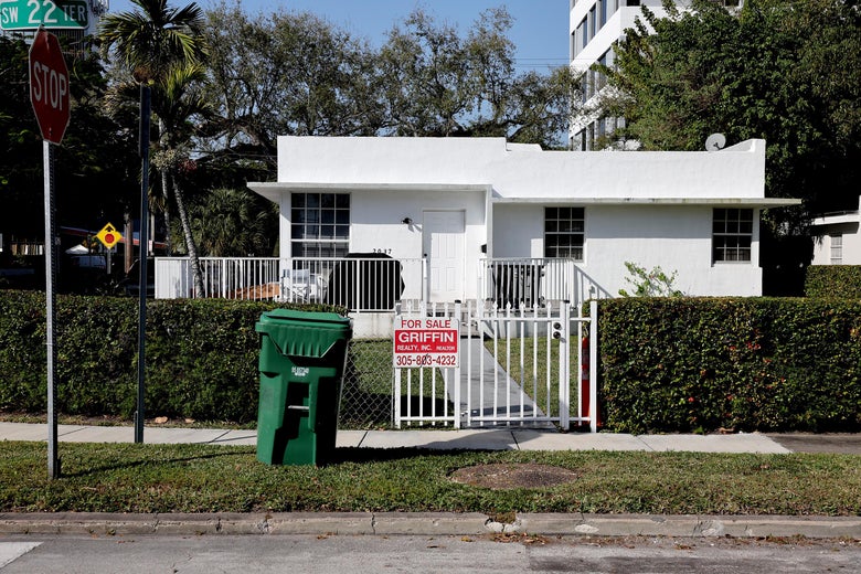 A "for sale" sign in front of a home that Zillow shows has a pending sale of 750,000 dollars on February 18, 2022 in Miami, Florida.
