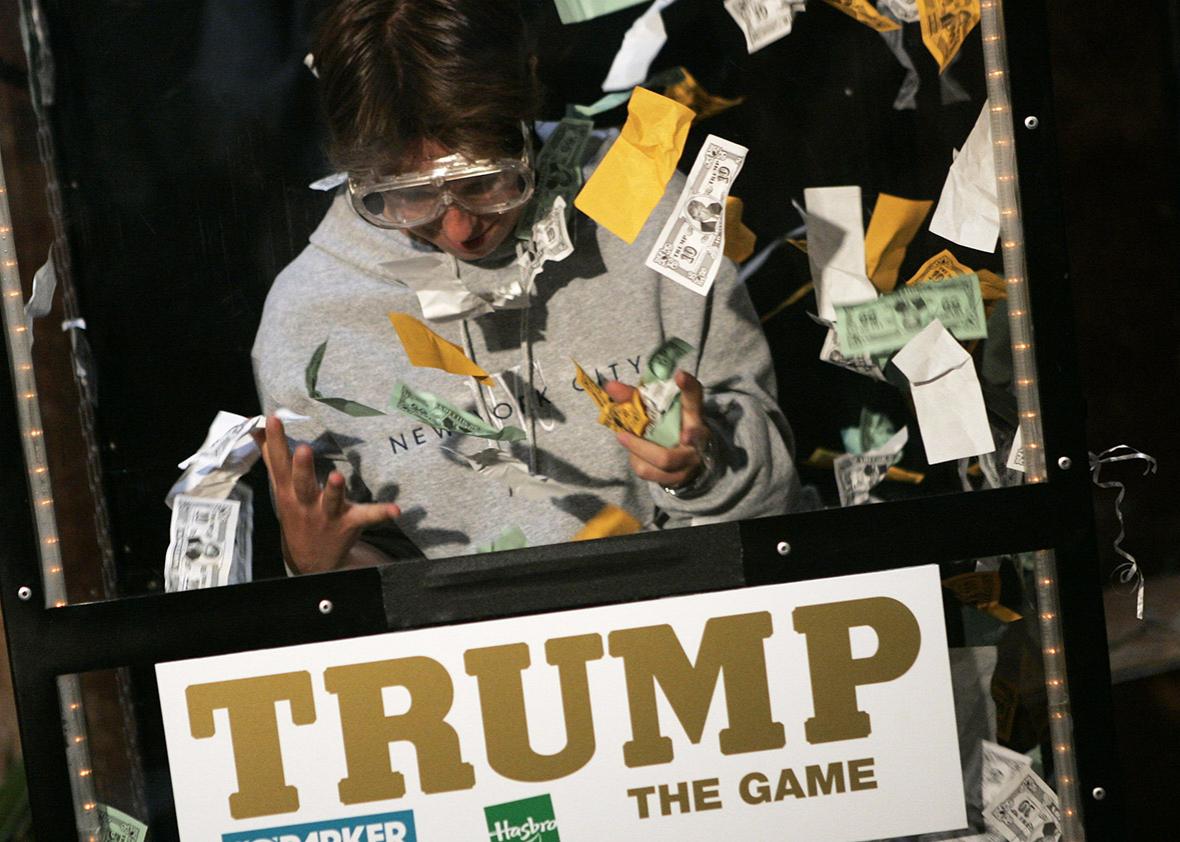 Donald Trump offers New Yorkers the chance to live like "The Donald" during a contest August 18, 2004 in New York City.  