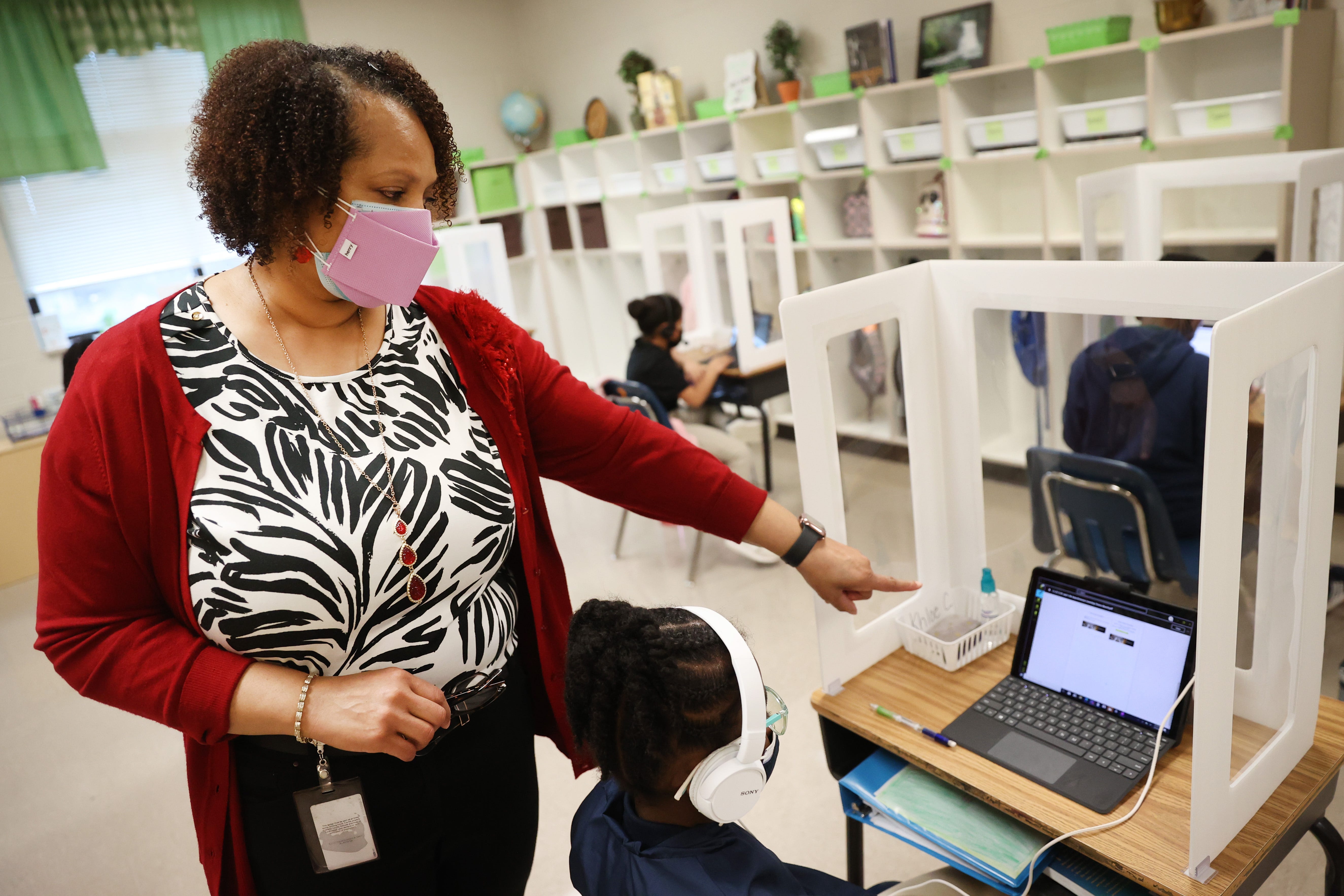 Memphis to Teachers: Come Back to School for $1,000