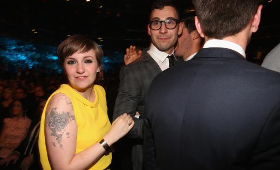 Lena Dunham Held To A Sexist Double Standard Male Showrunners Dont Have To Be Nice 