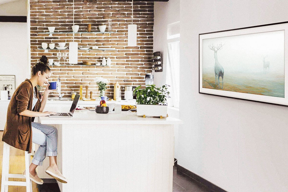 Samsung Frame Tv Provides A Fresh Take On How A Tv Fits Into The Home Samsung Frame Tv Provides A Fresh Take On How A Tv Fits Into The Home