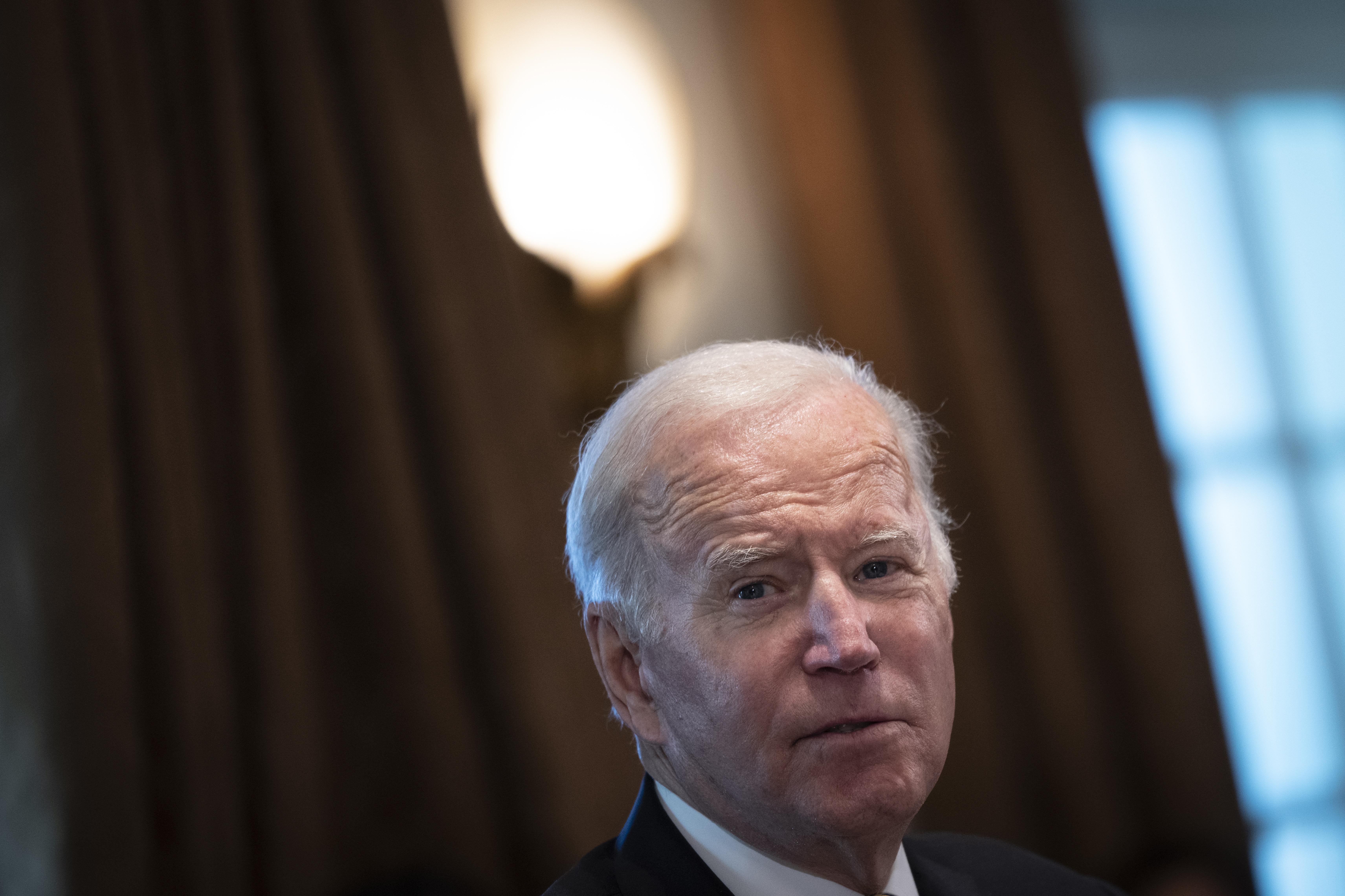 Biden Approval Slumps to New Low as Republicans Gain Clear Advantage for Midterms